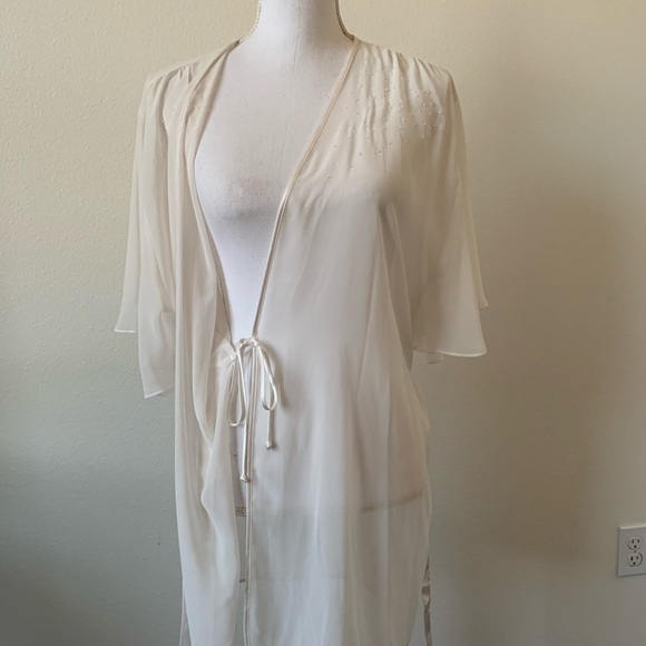 Robe - Picture 4 of 6